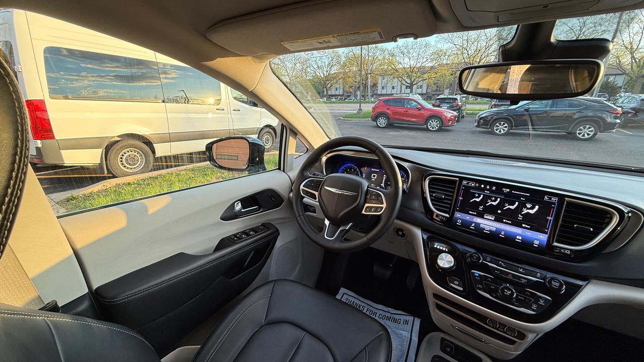 Chrysler Pacifica Touring L 2024