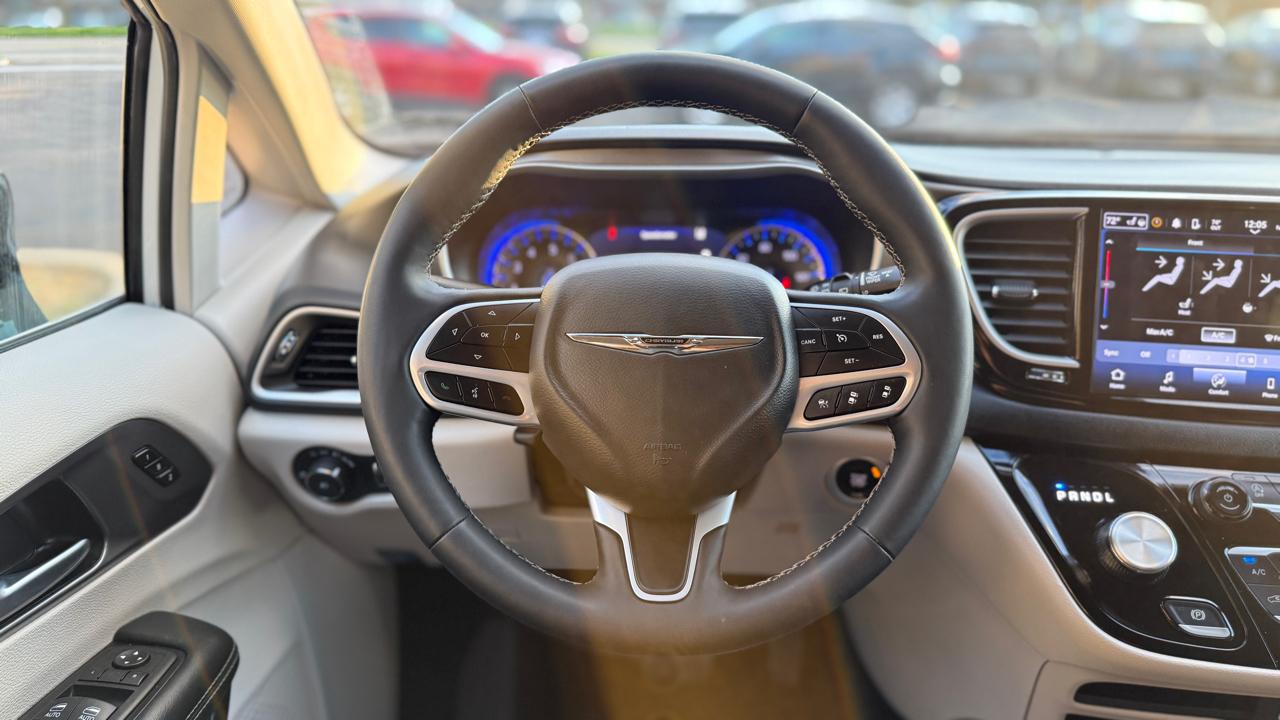 Chrysler Pacifica Touring L 2024