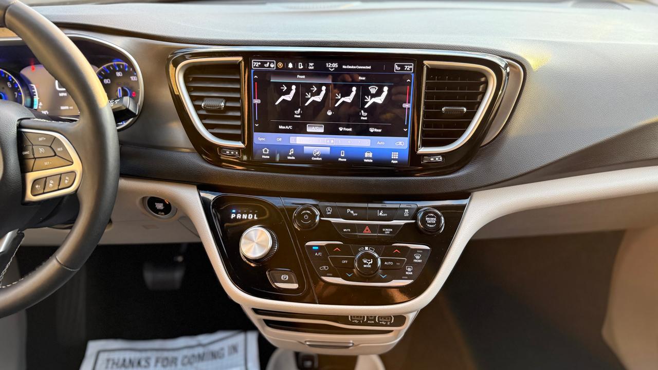 Chrysler Pacifica Touring L 2024