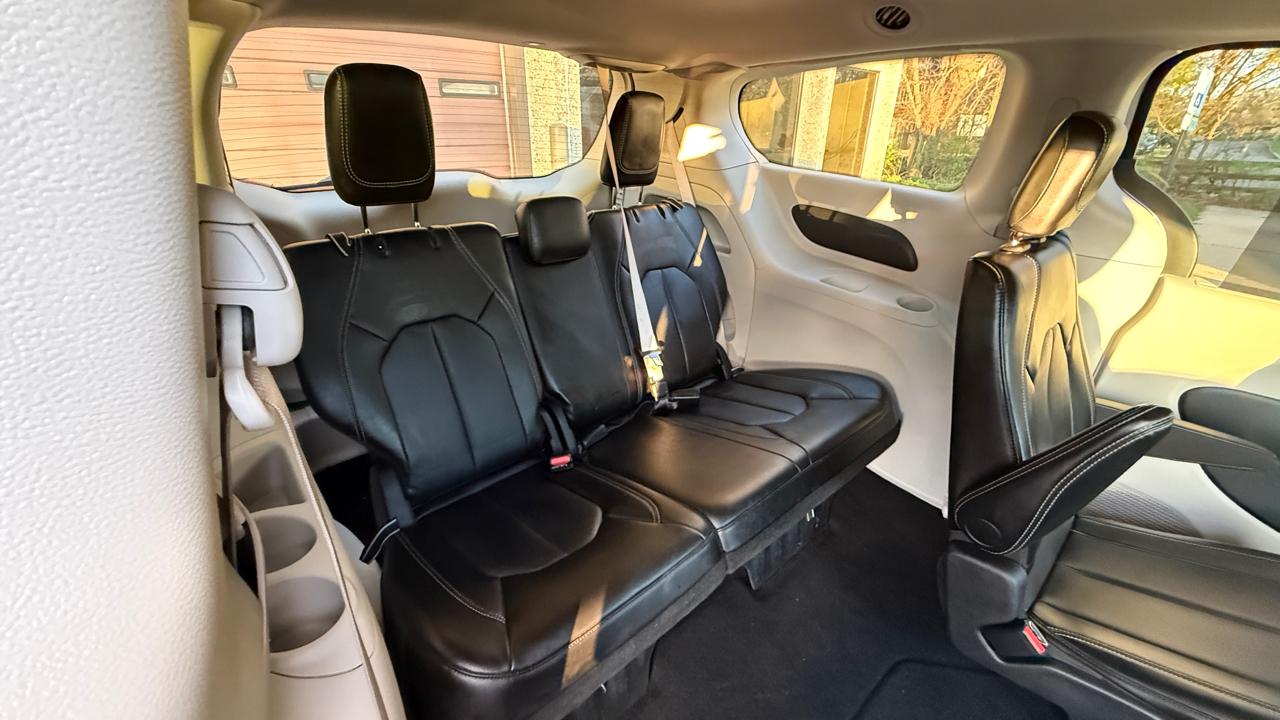 Chrysler Pacifica Touring L 2024