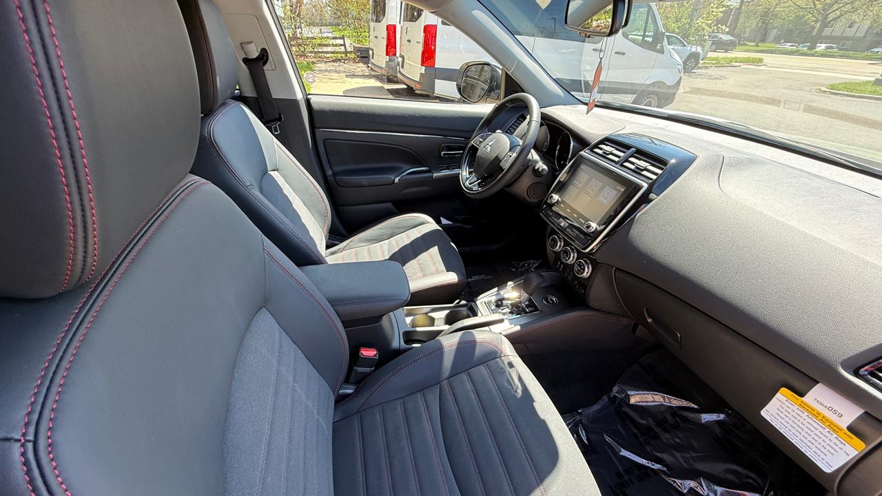 Mitsubishi Outlander Sport 2.0 ES 4WD 2025