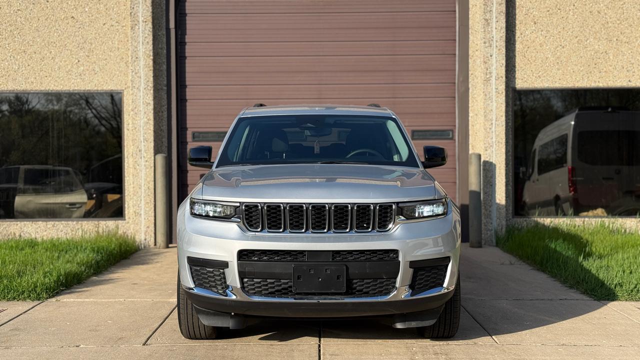 Jeep Grand Cherokee L Laredo 4WD 2023