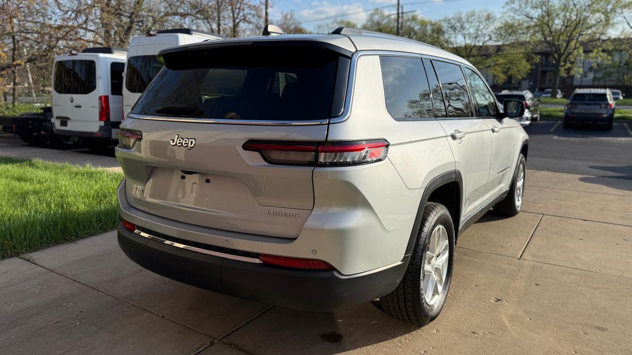 Jeep Grand Cherokee L Laredo 4WD 2023