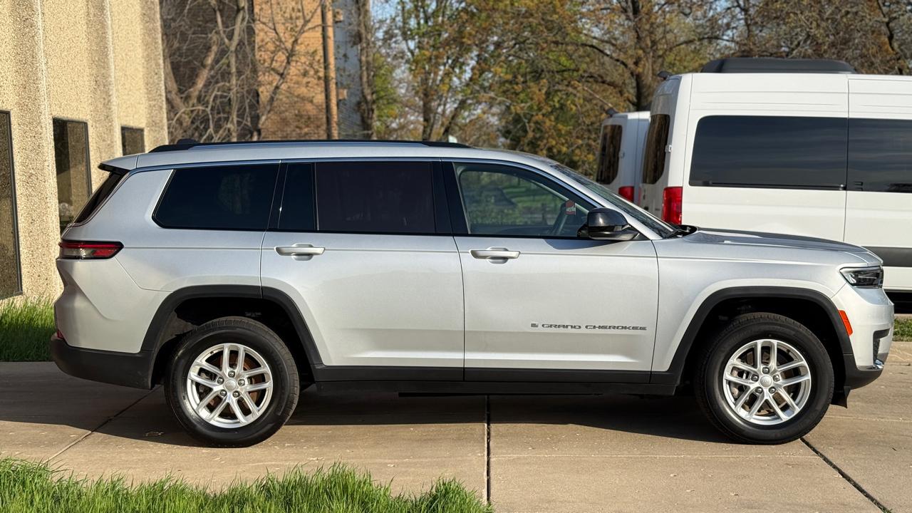 Jeep Grand Cherokee L Laredo 4WD 2023