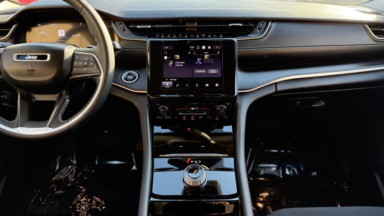 Jeep Grand Cherokee L Laredo 4WD 2023