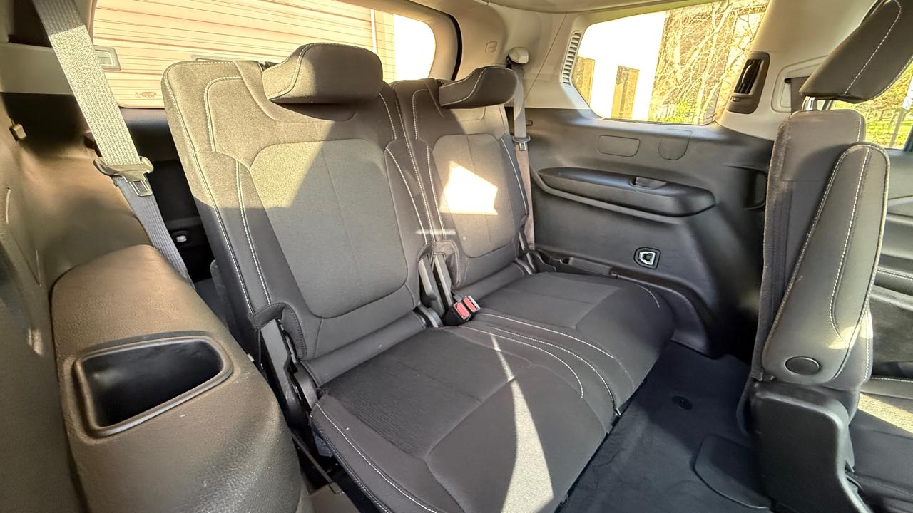 Jeep Grand Cherokee L Laredo 4WD 2023