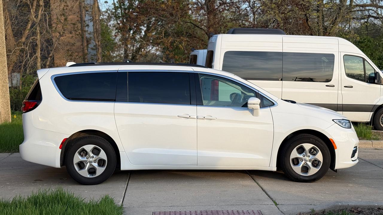 Chrysler Pacifica Touring Plus 2021