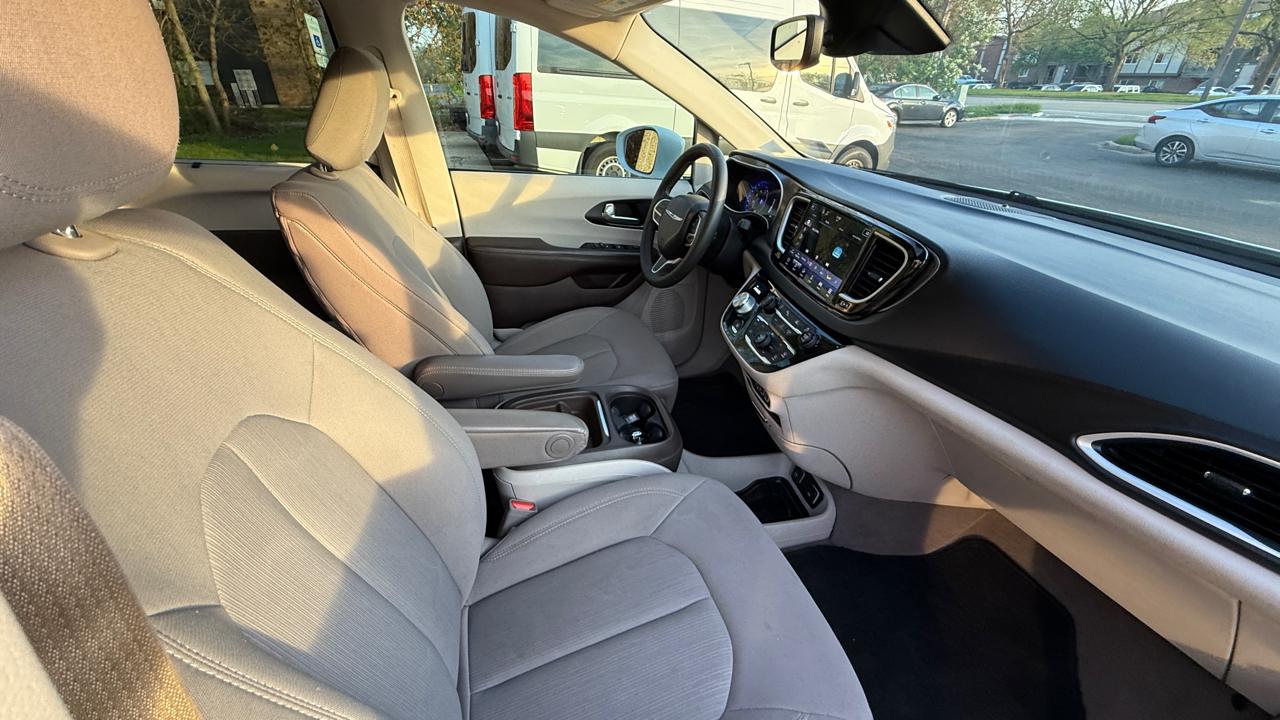 Chrysler Pacifica Touring Plus 2021