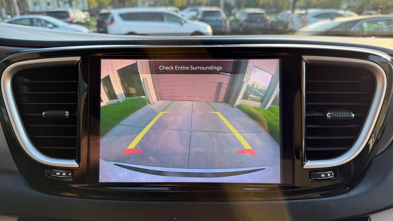 Chrysler Pacifica Touring Plus 2021