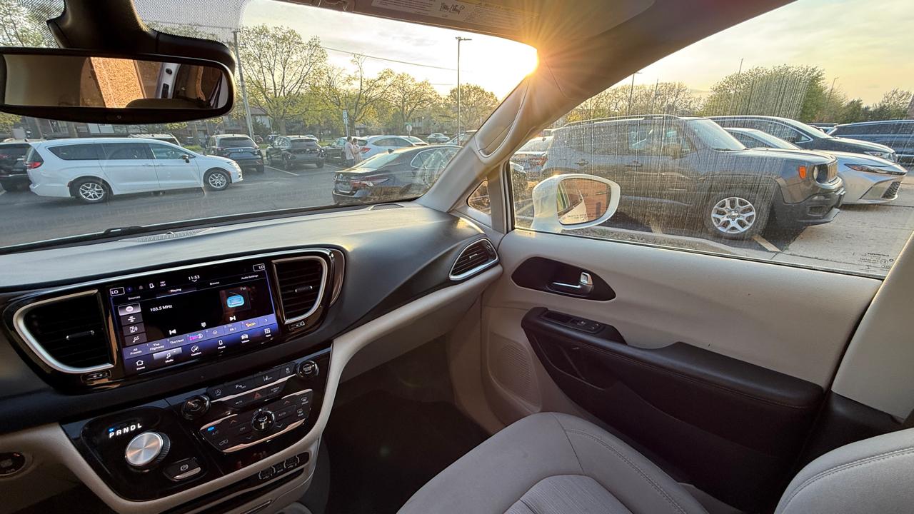 Chrysler Pacifica Touring Plus 2021