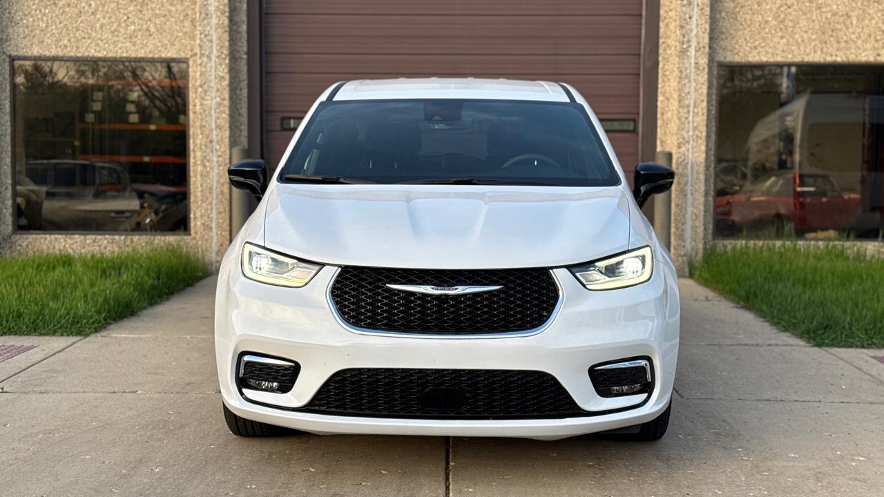 Chrysler Pacifica Select 2025