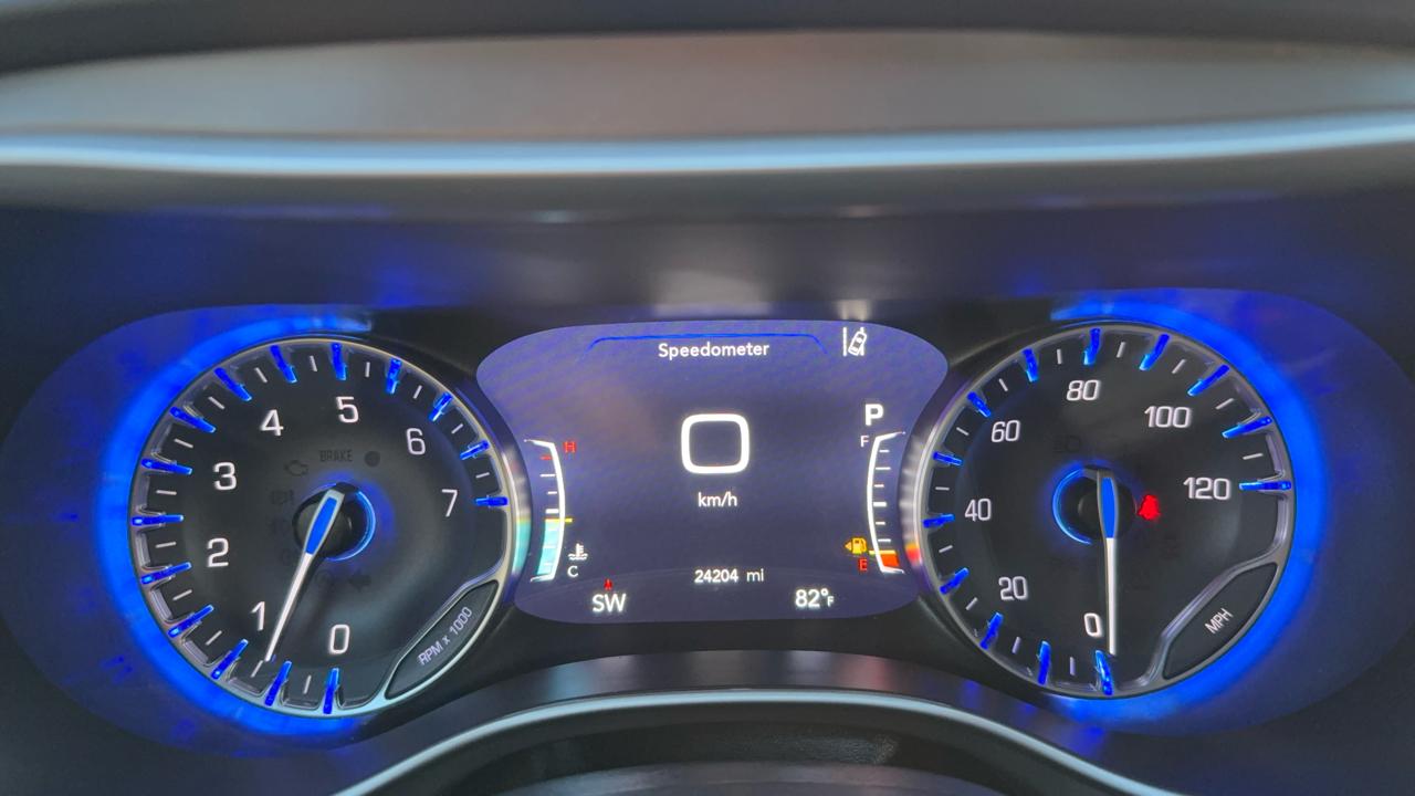 Chrysler Pacifica Select 2025