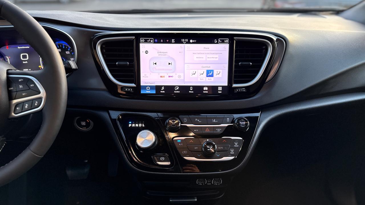 Chrysler Pacifica Select 2025