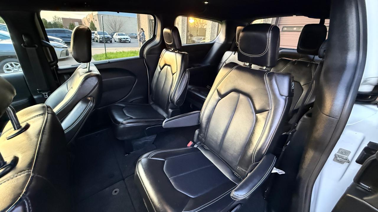 Chrysler Pacifica Select 2025