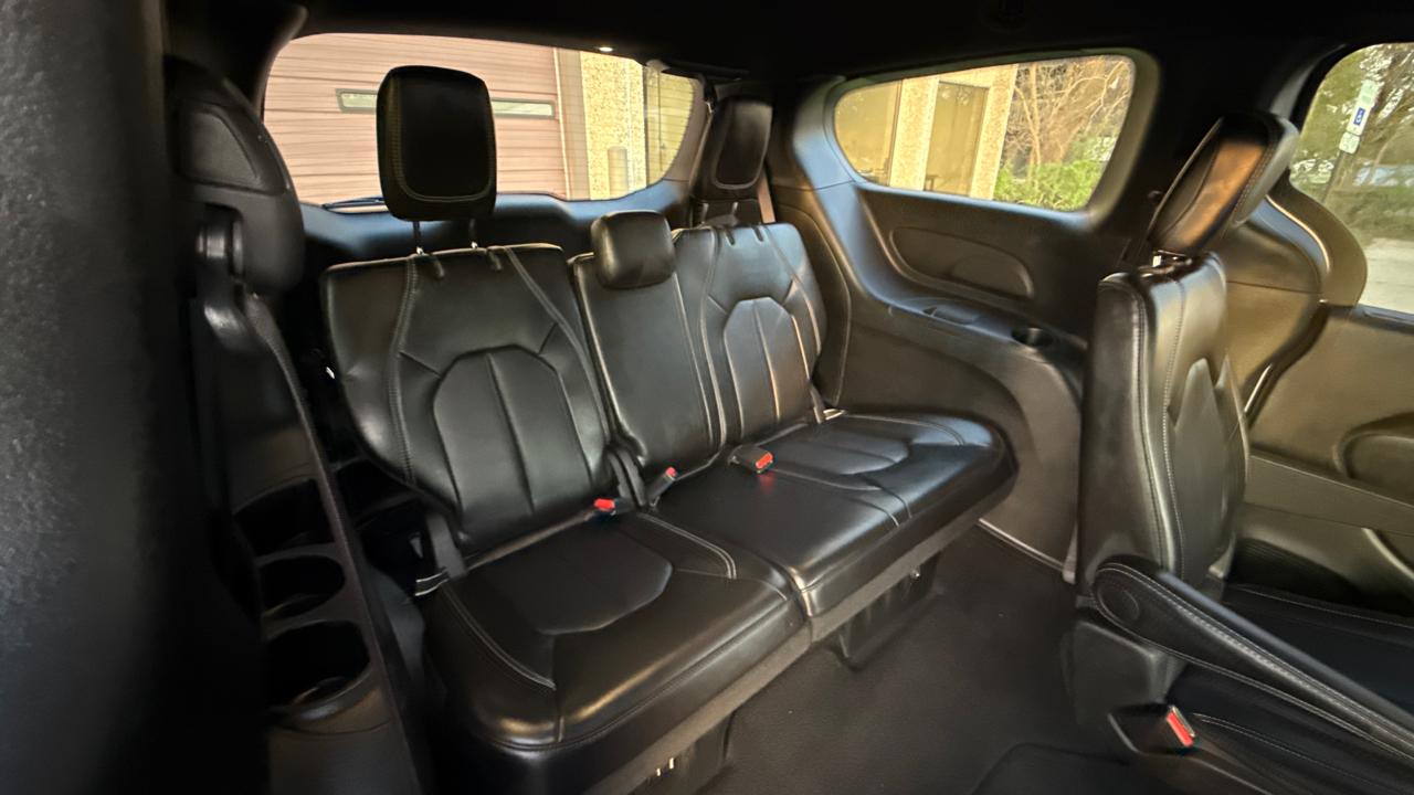 Chrysler Pacifica Select 2025