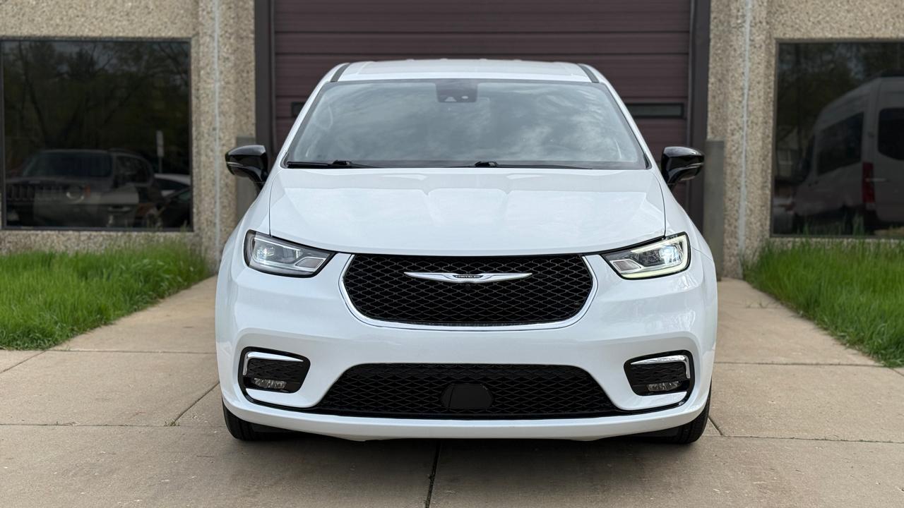Chrysler Pacifica Select 2025