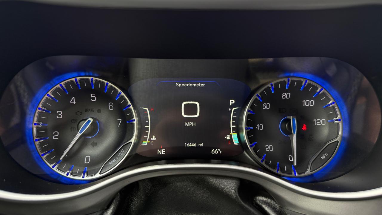 Chrysler Pacifica Select 2025