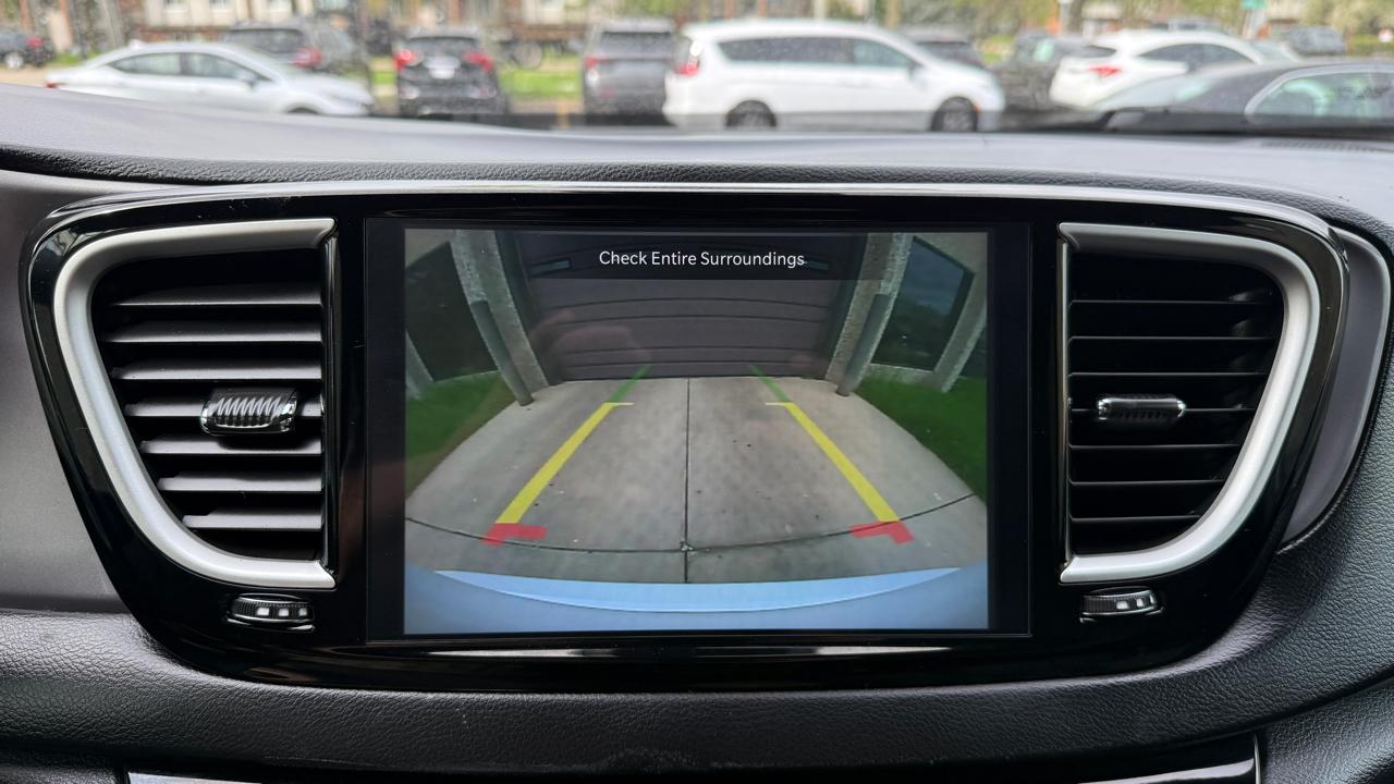 Chrysler Pacifica Select 2025