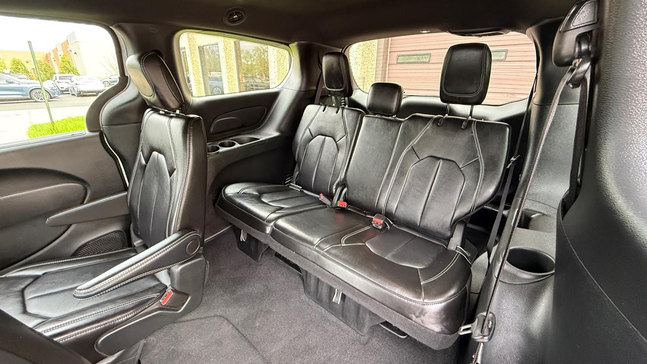 Chrysler Pacifica Select 2025