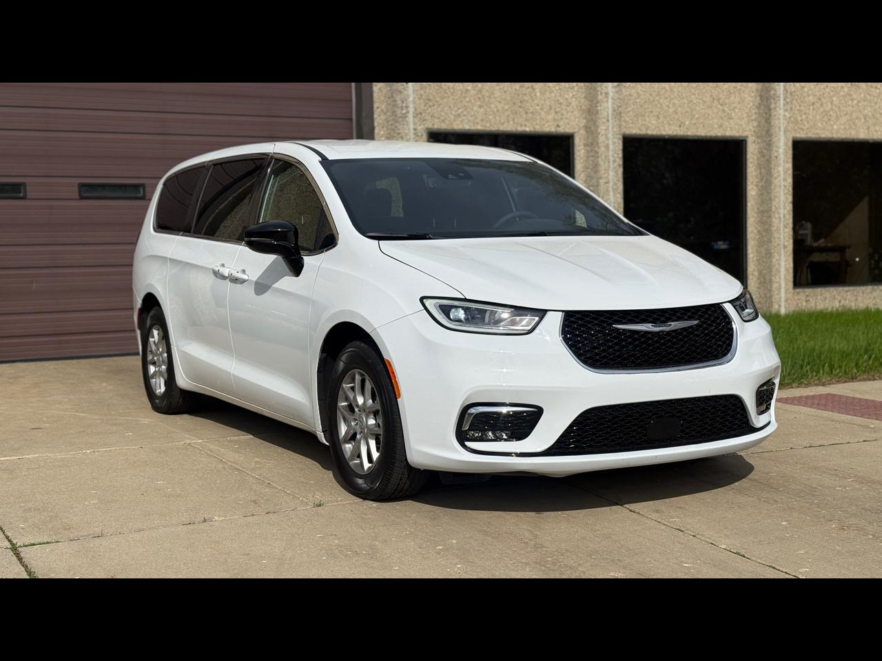 Chrysler Pacifica Select 2026