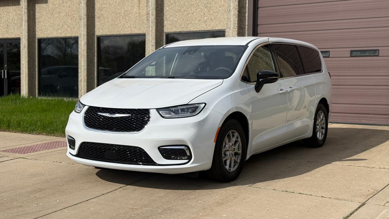 Chrysler Pacifica Select 2026