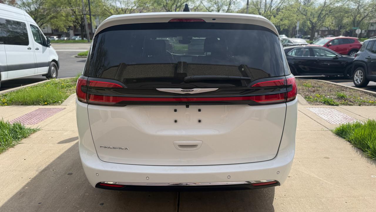 Chrysler Pacifica Select 2026
