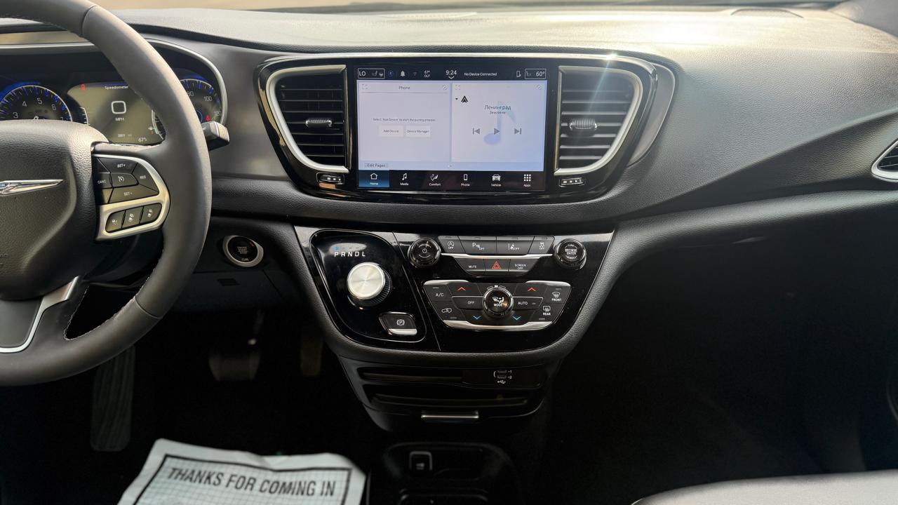 Chrysler Pacifica Select 2026