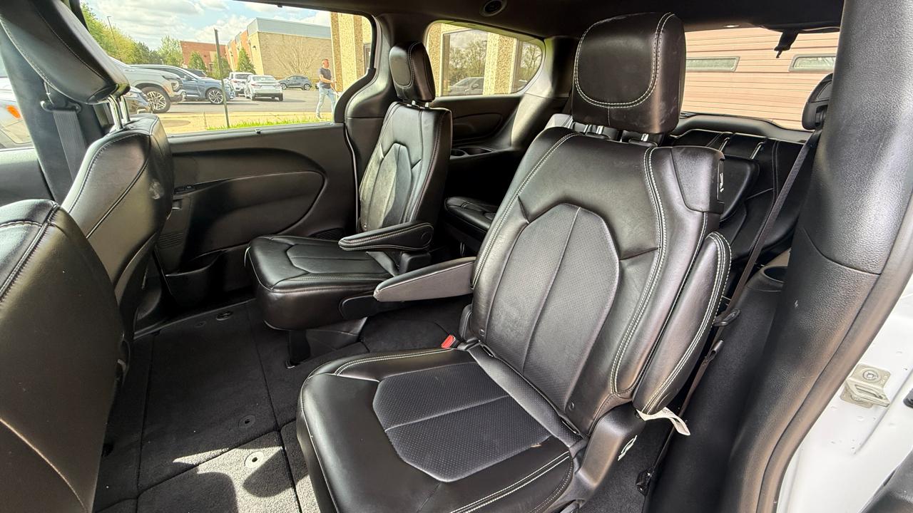 Chrysler Pacifica Select 2026