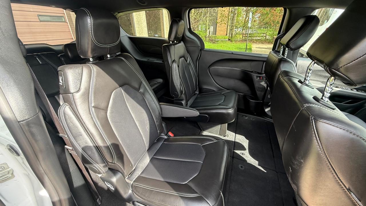 Chrysler Pacifica Select 2026