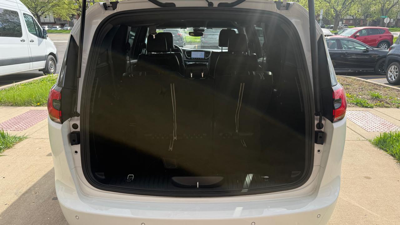 Chrysler Pacifica Select 2026