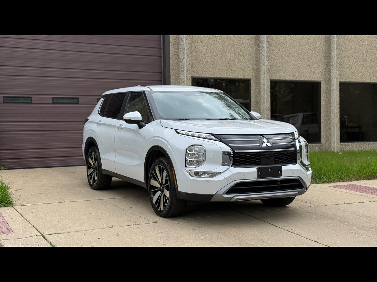 Mitsubishi Outlander SE 4WD 2025