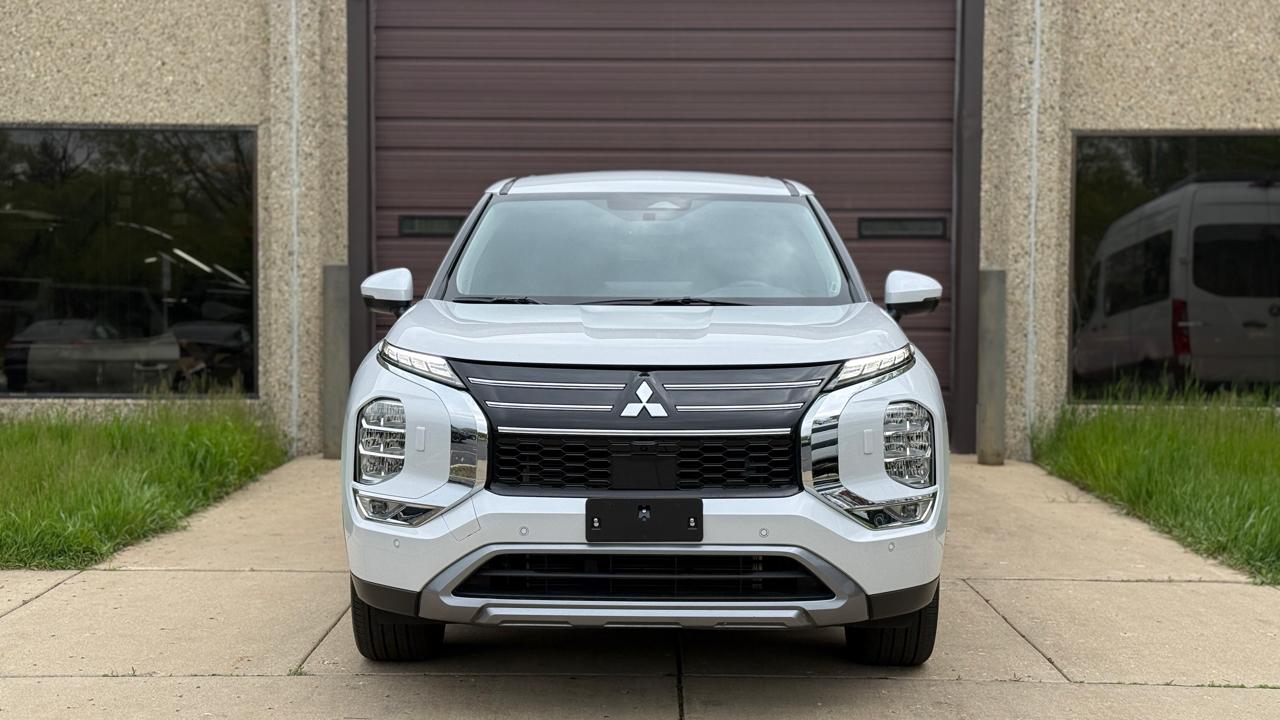 Mitsubishi Outlander SE 4WD 2025
