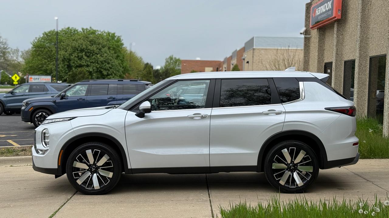 Mitsubishi Outlander SE 4WD 2025