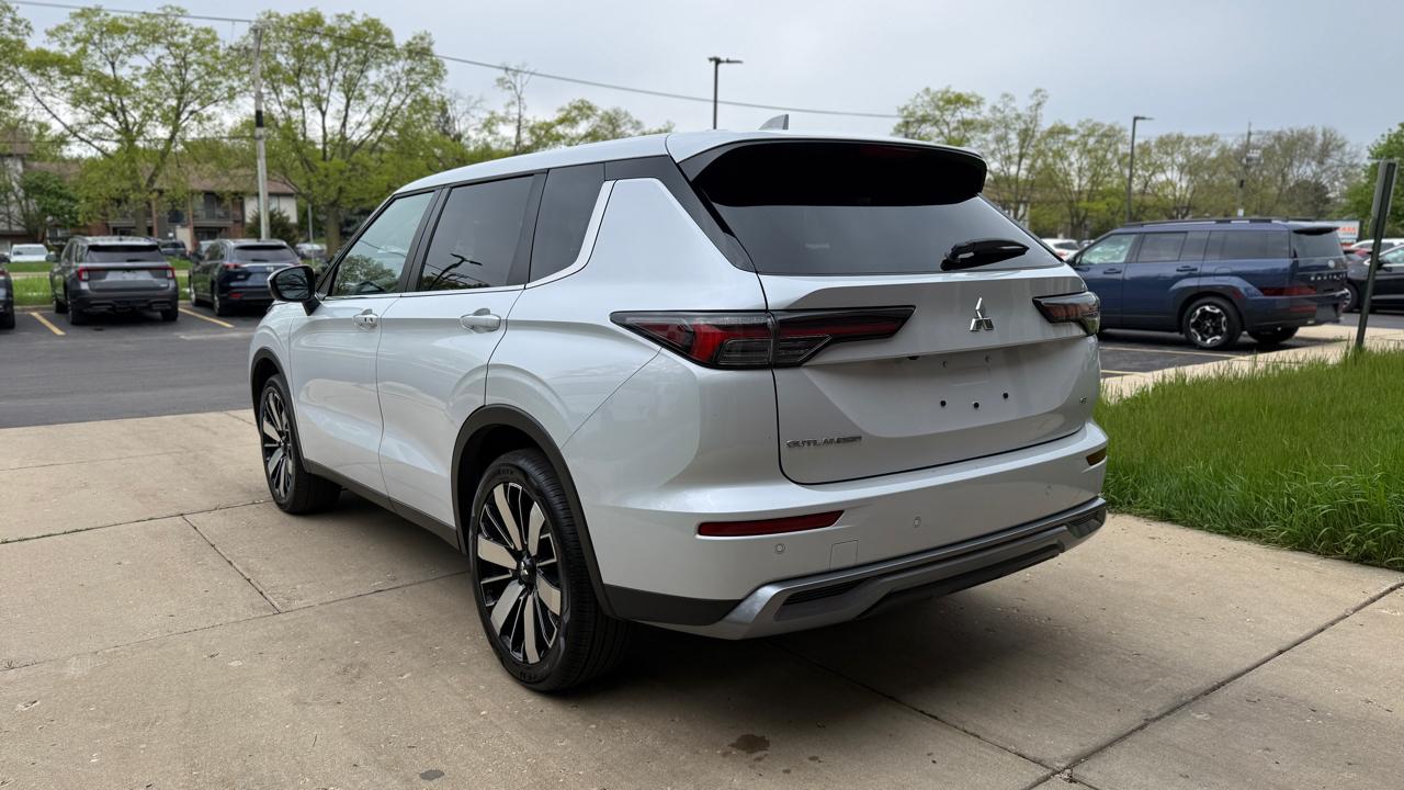 Mitsubishi Outlander SE 4WD 2025