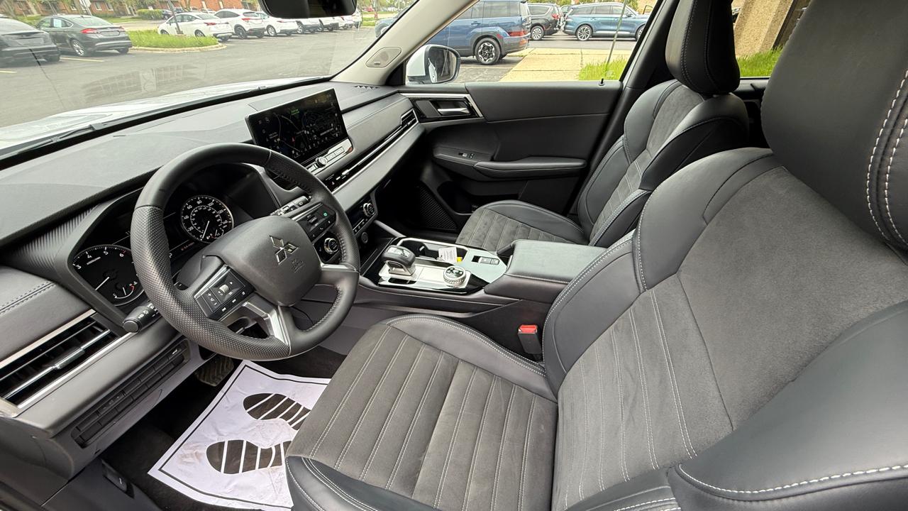 Mitsubishi Outlander SE 4WD 2025