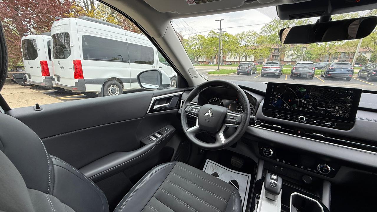 Mitsubishi Outlander SE 4WD 2025