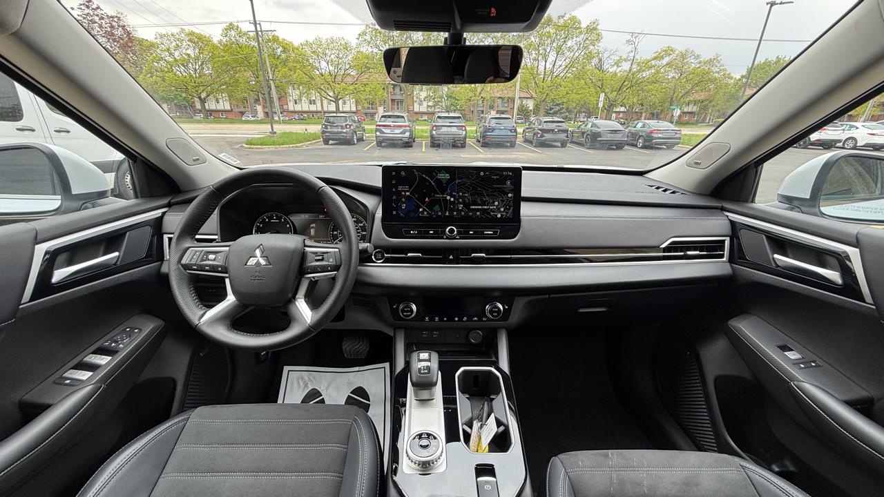 Mitsubishi Outlander SE 4WD 2025