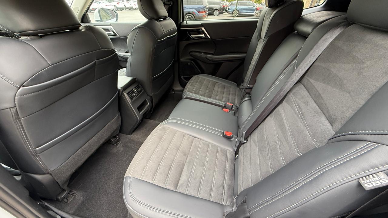 Mitsubishi Outlander SE 4WD 2025