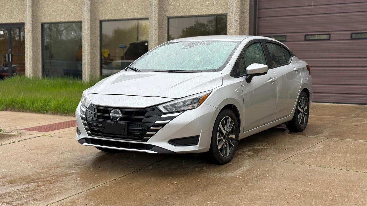 Nissan Versa SV 2025