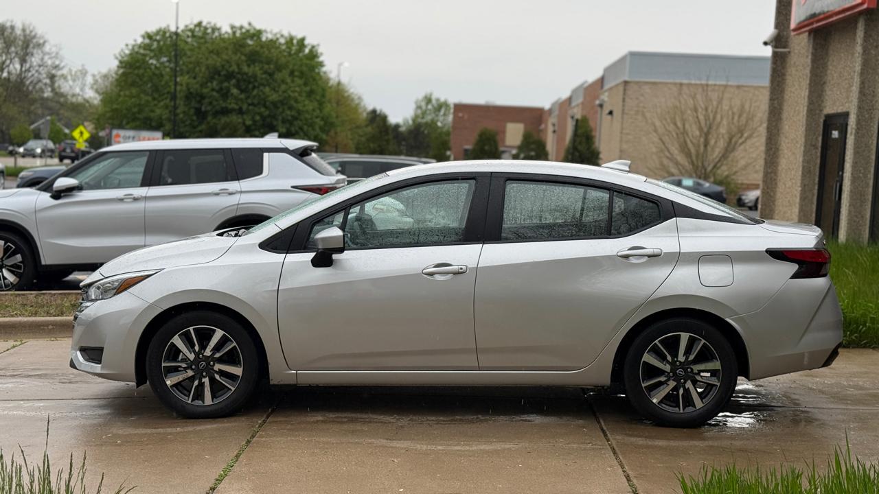 Nissan Versa SV 2025