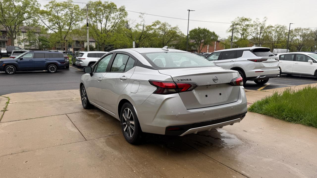 Nissan Versa SV 2025