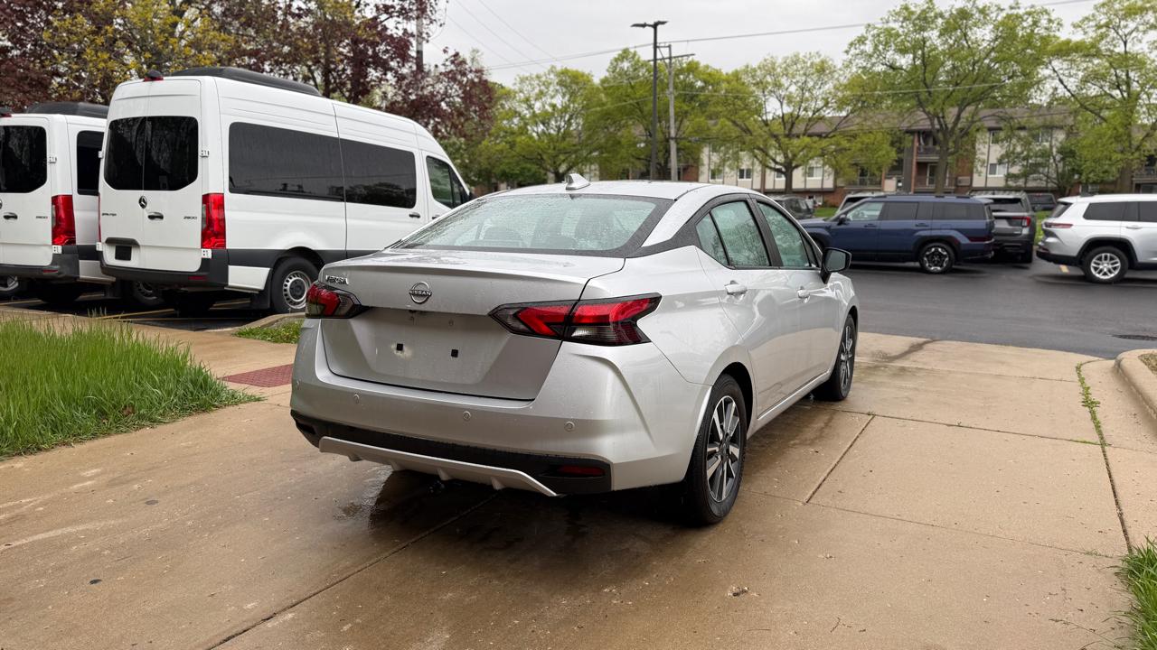 Nissan Versa SV 2025
