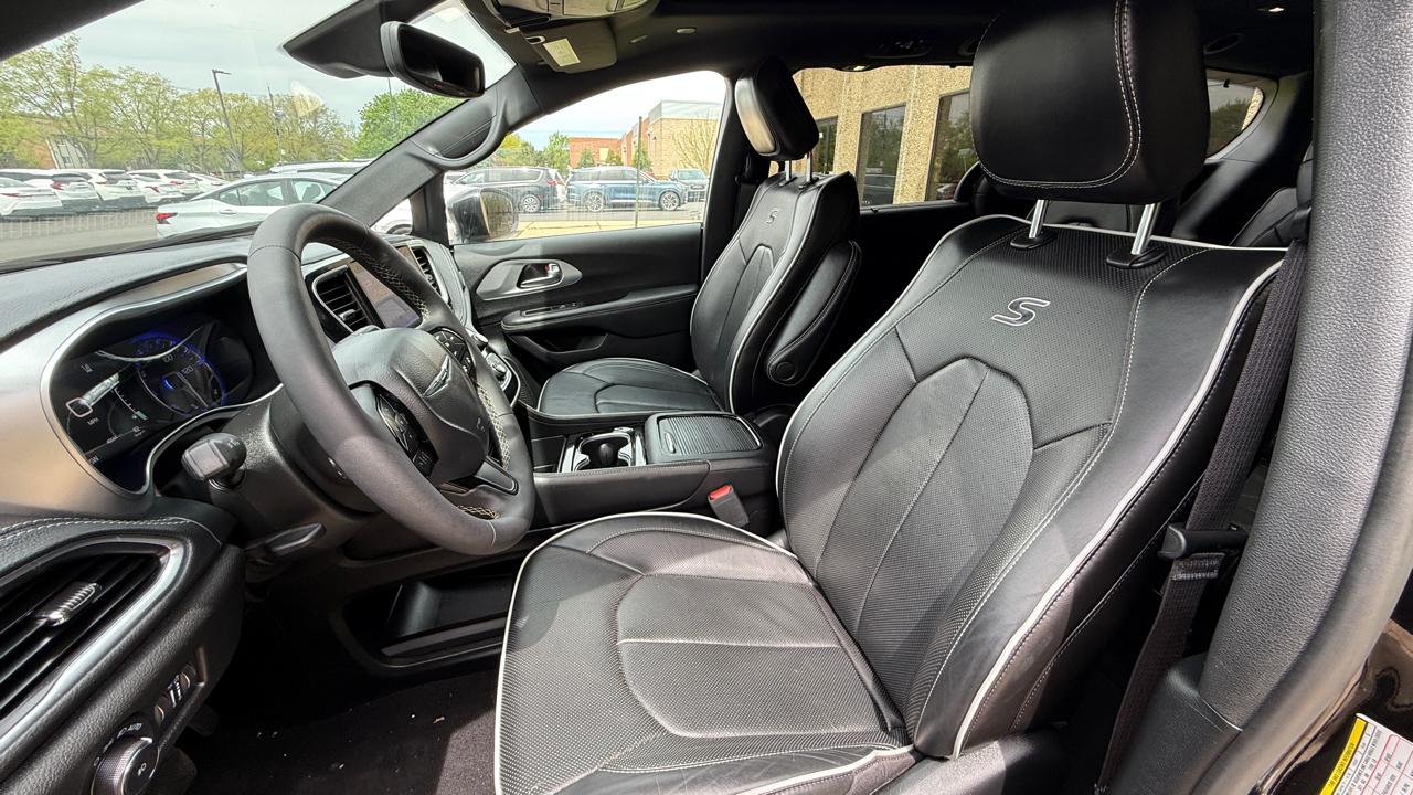 Chrysler Pacifica Limited 2025
