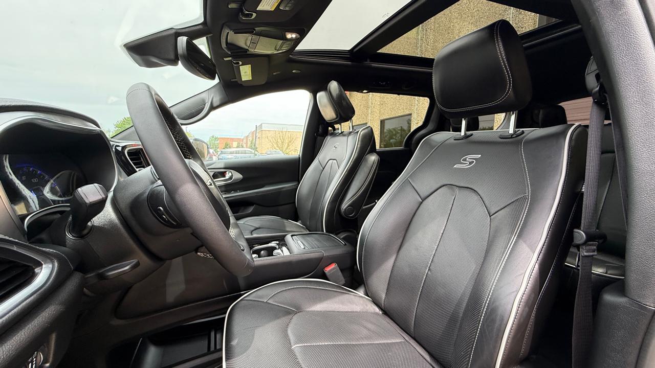 Chrysler Pacifica Limited 2025
