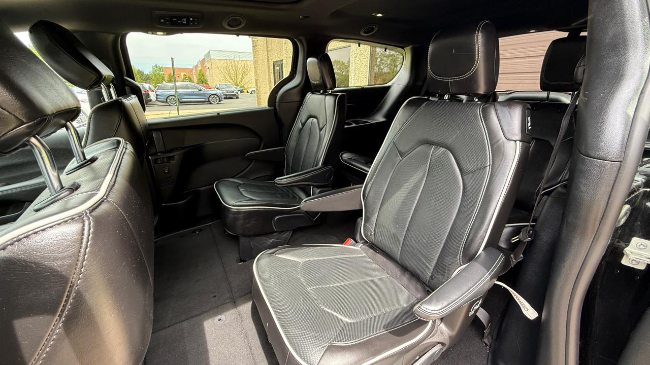 Chrysler Pacifica Limited 2025