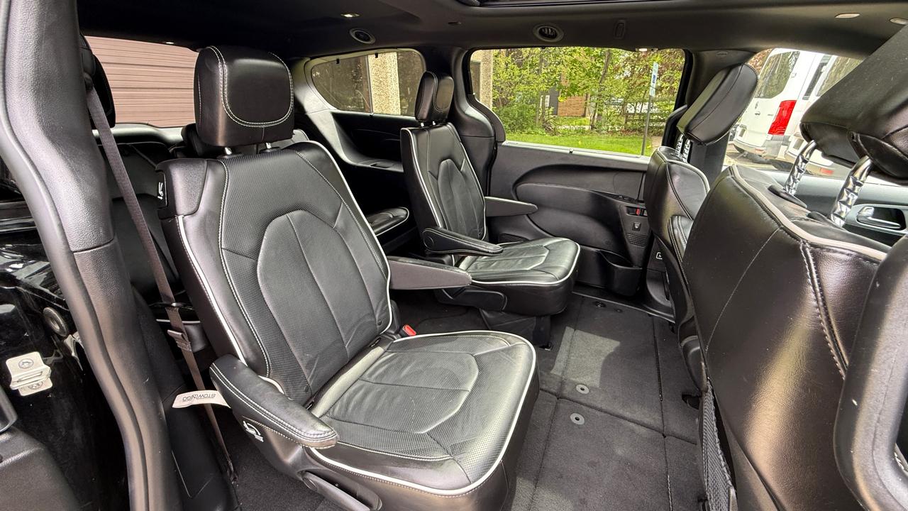 Chrysler Pacifica Limited 2025