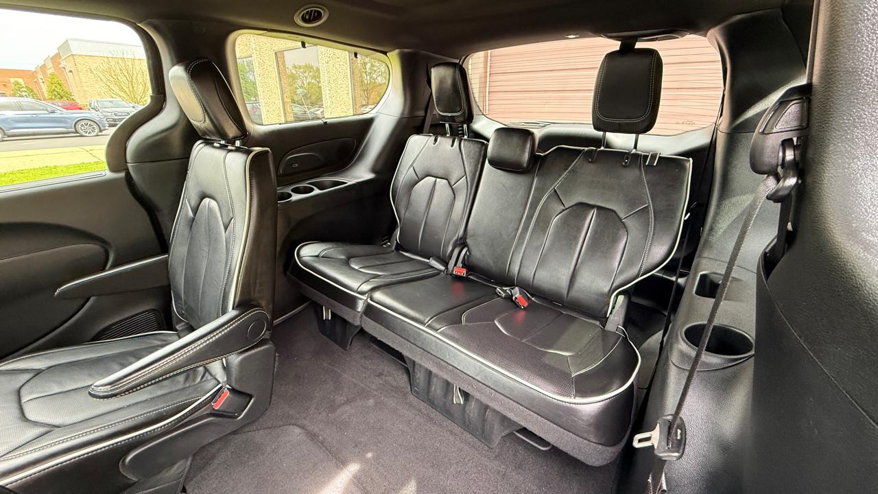 Chrysler Pacifica Limited 2025