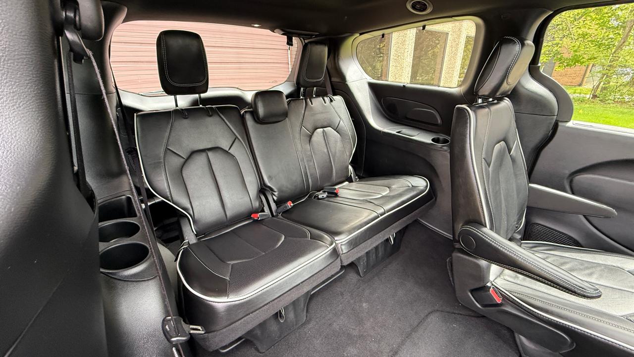 Chrysler Pacifica Limited 2025