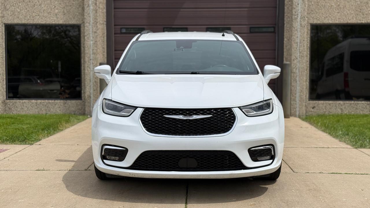Chrysler Pacifica Touring 2022