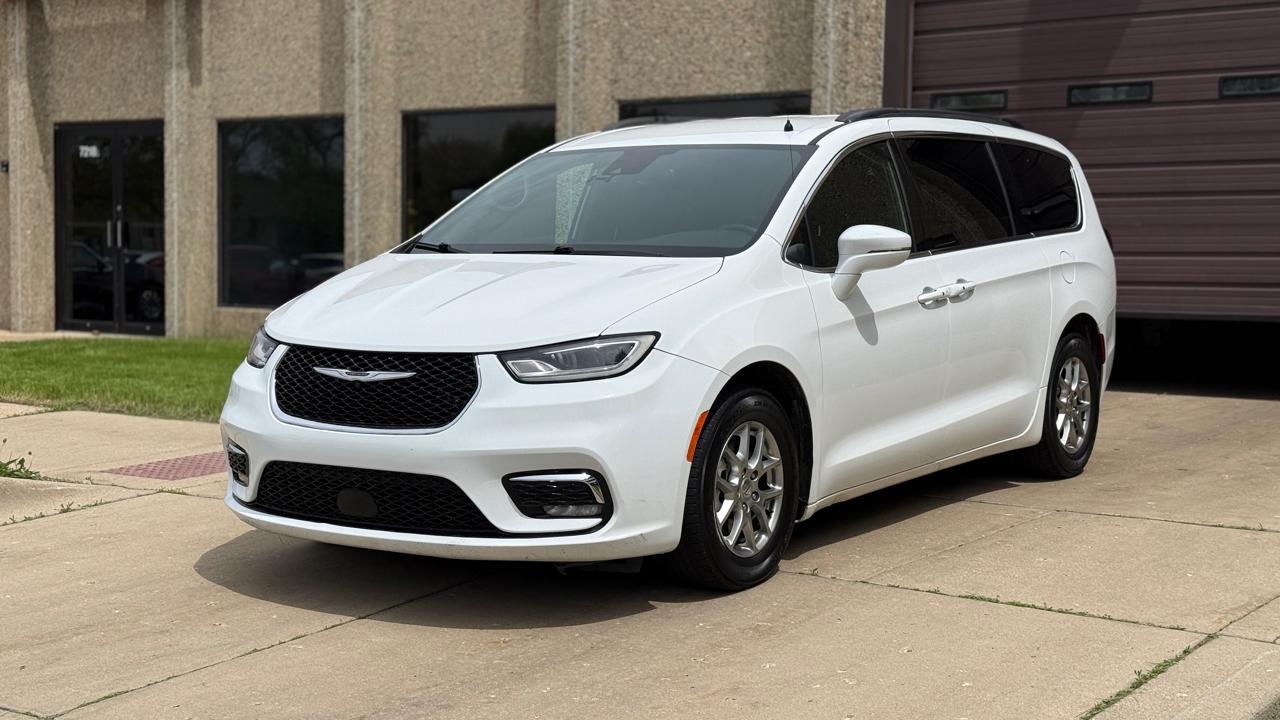 Chrysler Pacifica Touring 2022